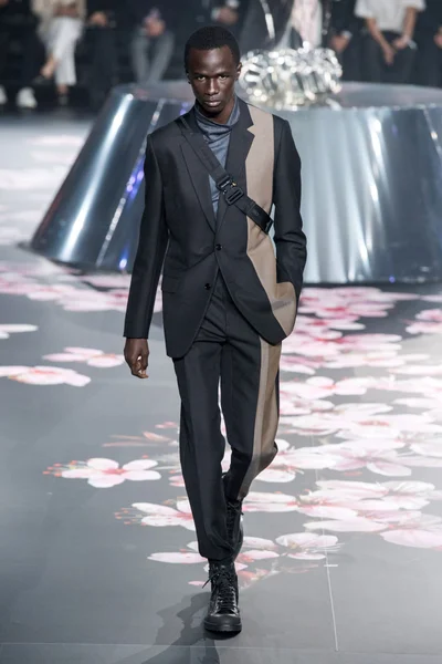 Look 23